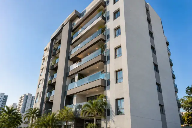 Fachada de edifício contemporâneo com textura aplicada